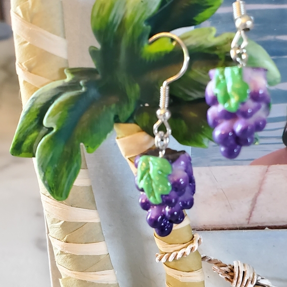 Bunch of Purple Grapes Earrings - Picture 2 of 9